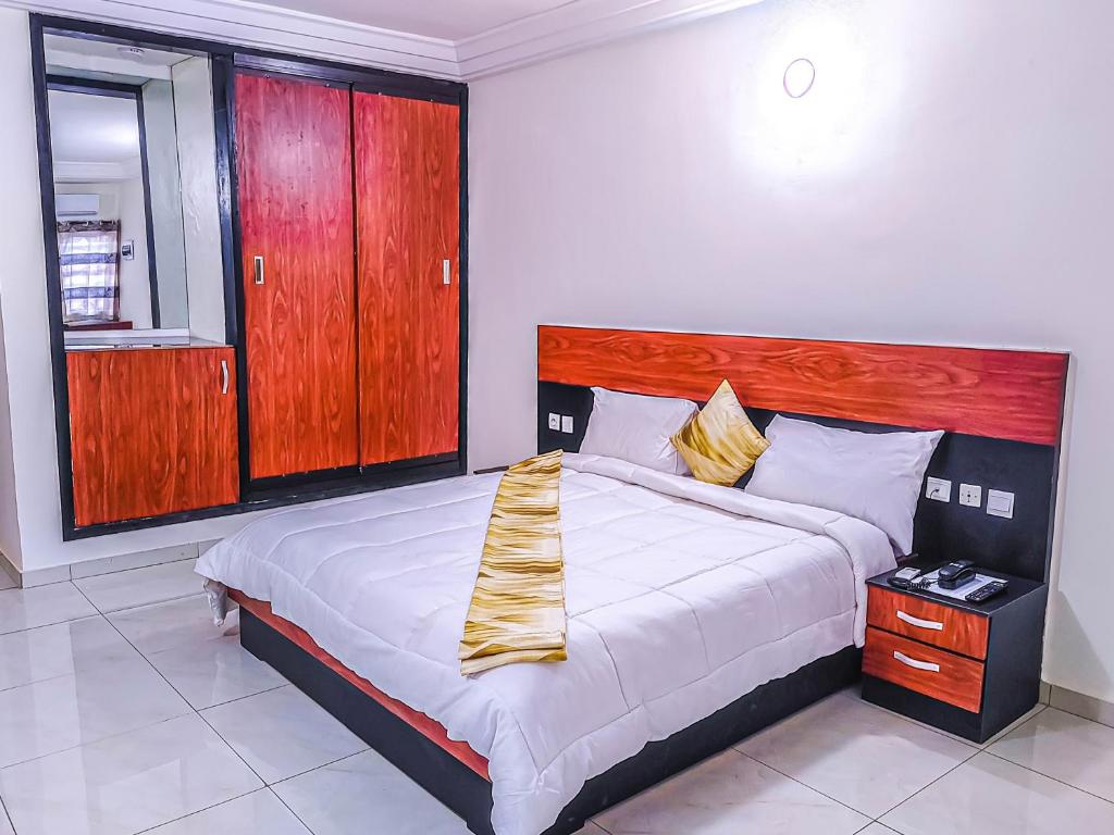 room_6_1766987375_6952166f7a8af